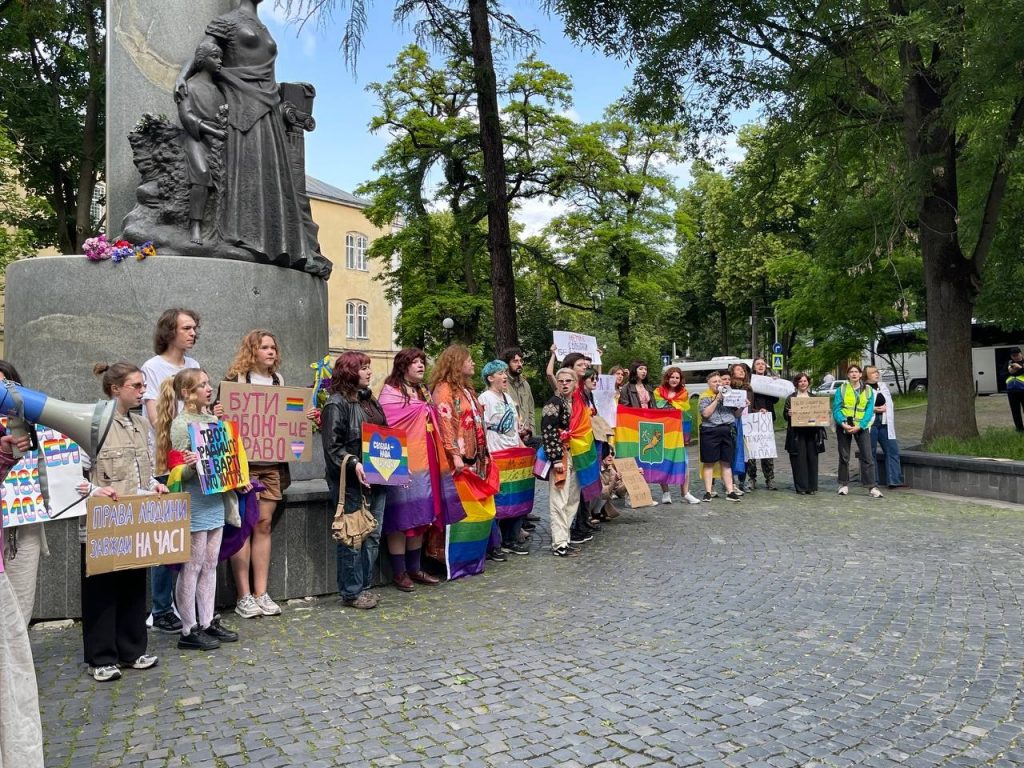 14 червня 2025 р. у Львові під надійною поліцейською охороною вперше за останні роки відбулася масова публічна акція на захист прав ЛГБТК людей.